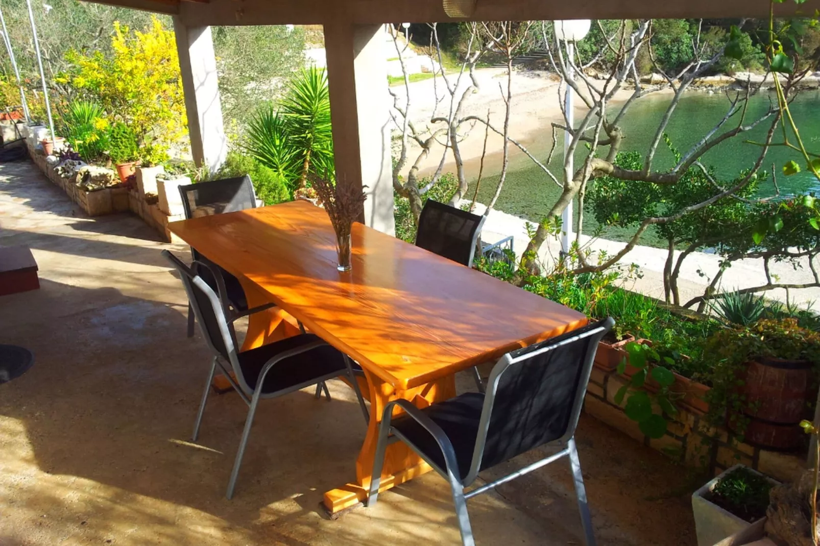 Getaway Beach House-One Bedroom Holiday Home with Terrace and Sea View-Terrasse