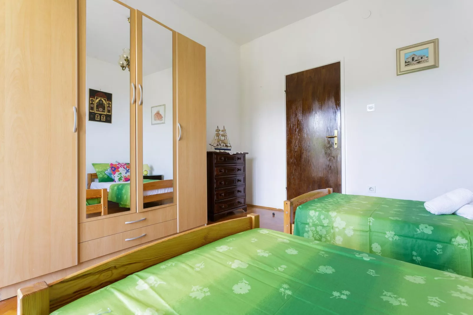 Apartments Sunrise ( Duilovo ) -Three Bedroom Apartment with Sea View  Terrace-Schlafzimmer