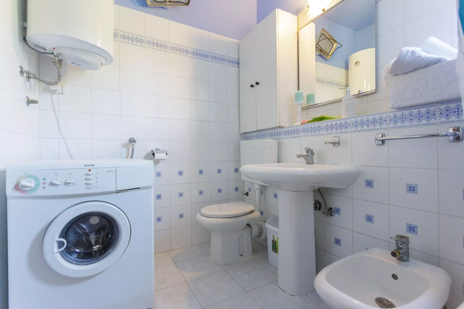 Apartments Sunrise ( Duilovo ) -Three Bedroom Apartment with Sea View  Terrace-Badezimmer
