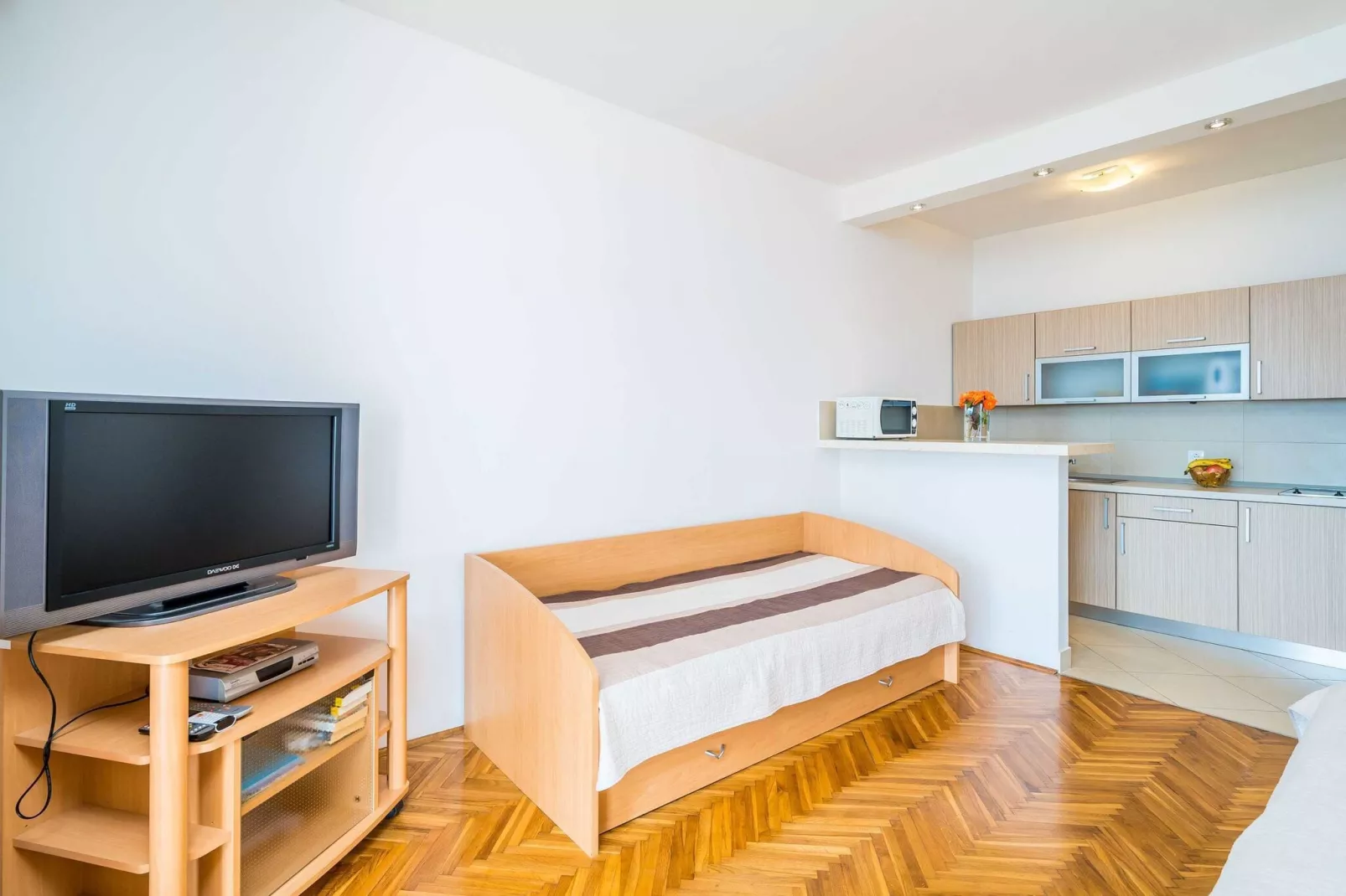 Apartments Marnic Blue Chill- Comfort Studio Apartment(S3)-Living room