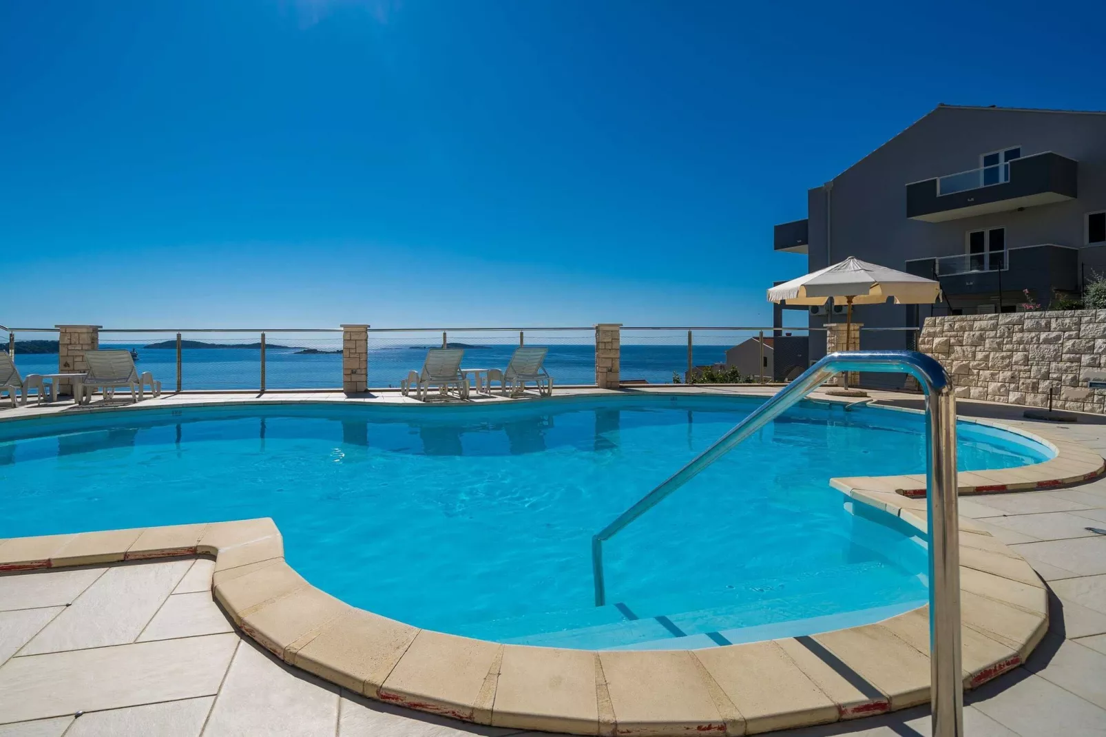 Apartments Marnic Blue Chill- Comfort Studio Apartment(S3)-Pool