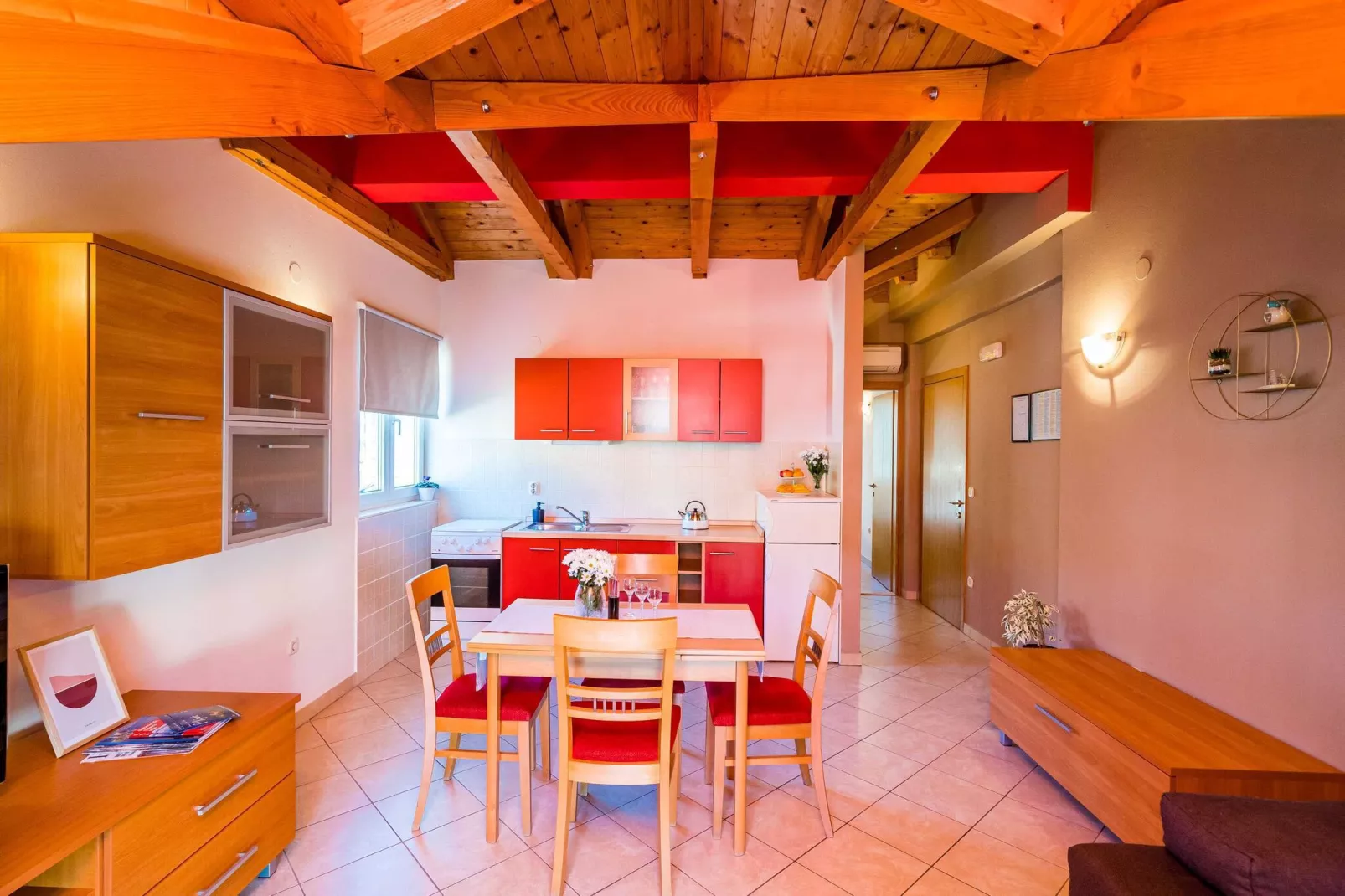 Apartments Vodnica- Comfort One Bedroom Apartment with Balcony and Partial Sea View A1-Dining room