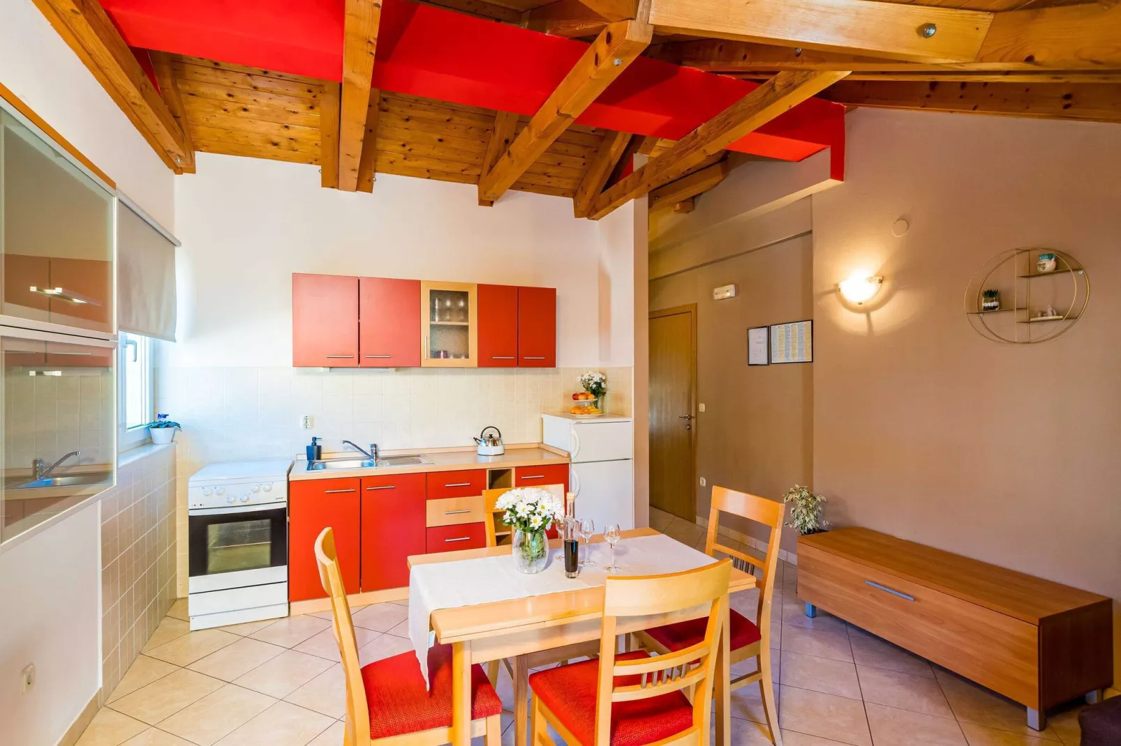 Apartments Vodnica- Comfort One Bedroom Apartment with Balcony and Partial Sea View A1-Dining room