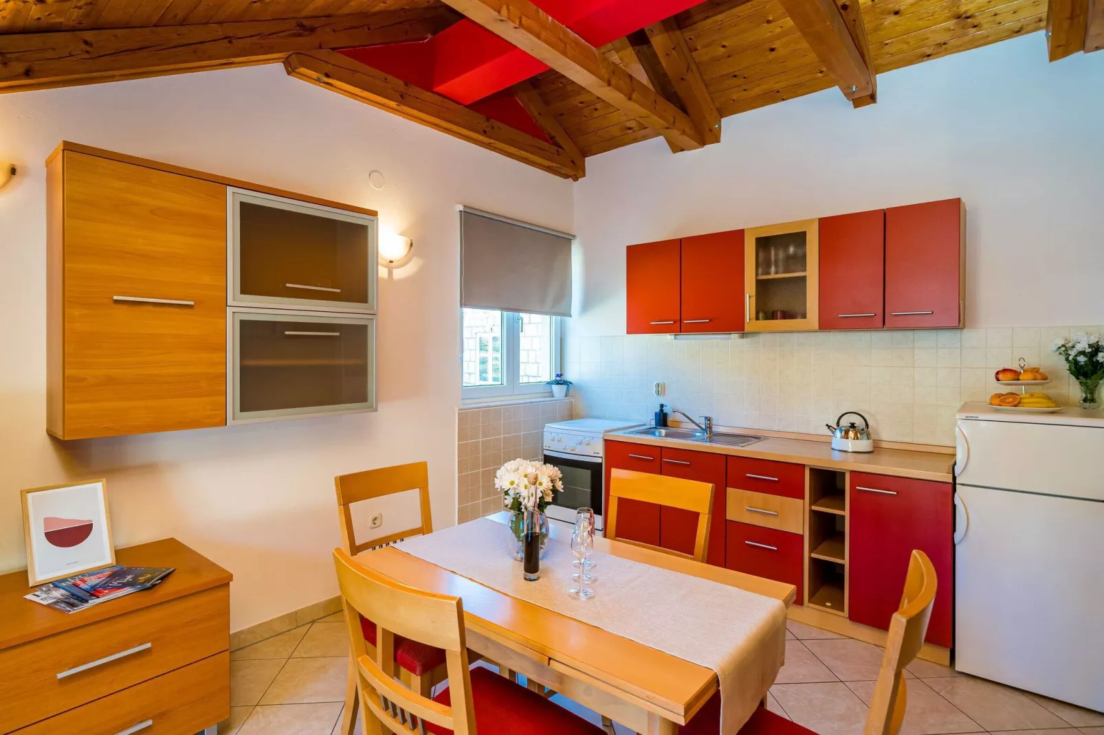 Apartments Vodnica- Comfort One Bedroom Apartment with Balcony and Partial Sea View A1-Dining room