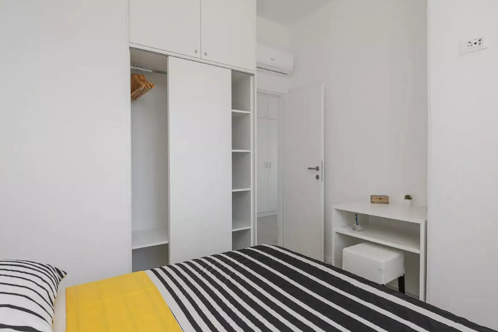 Apartment Dolce -  Two Bedroom Apartment with Balcony and Sea View-Bedroom