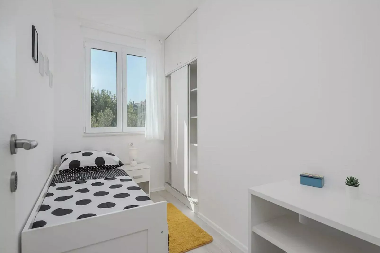 Apartment Dolce -  Two Bedroom Apartment with Balcony and Sea View-Bedroom