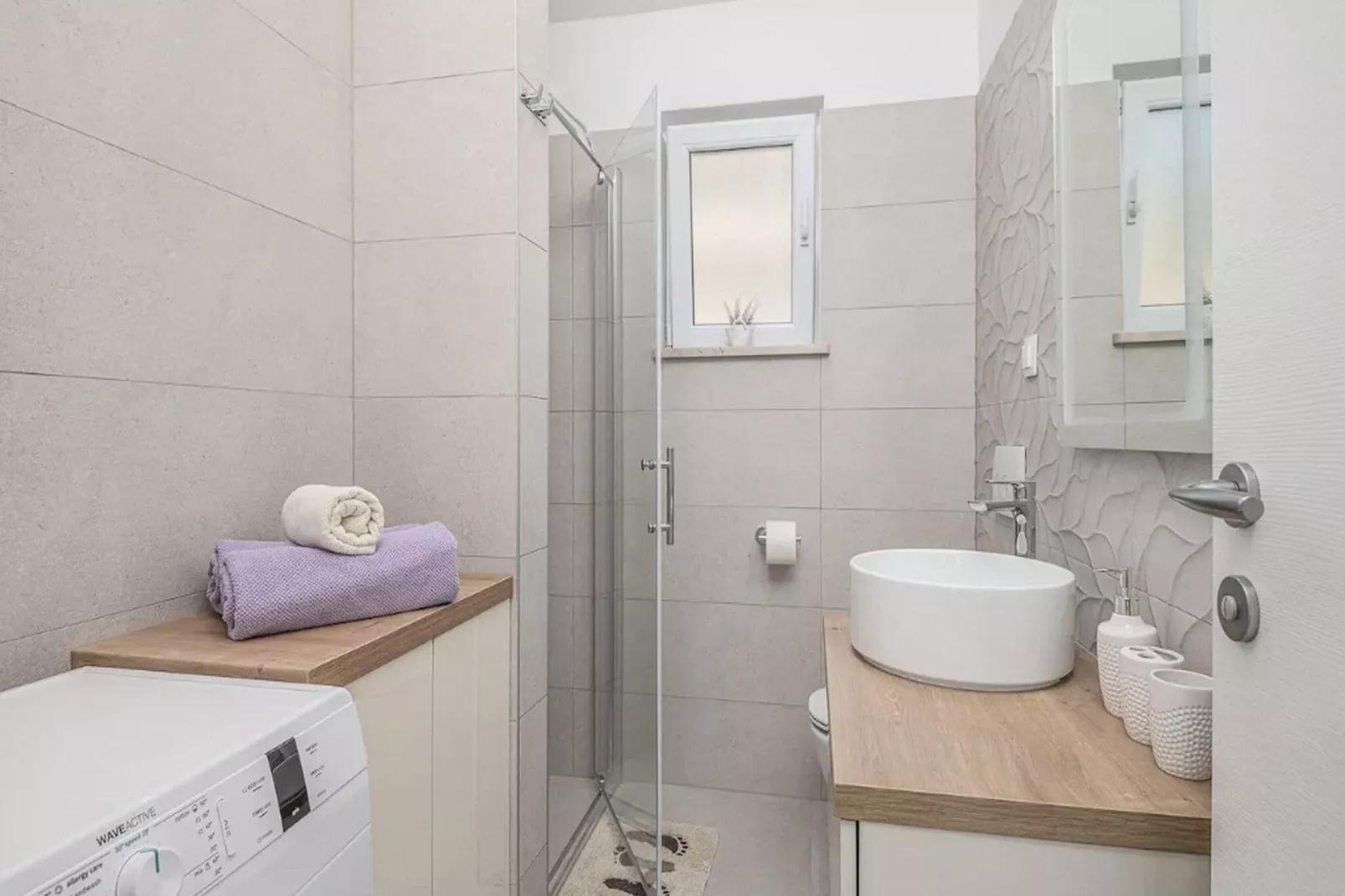 Apartment Dolce -  Two Bedroom Apartment with Balcony and Sea View-Bathroom