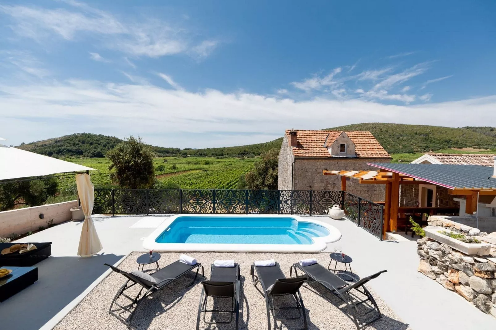 Stone House Prapatna-Two Bedroom Holiday Home with Swimming Pool-Pool