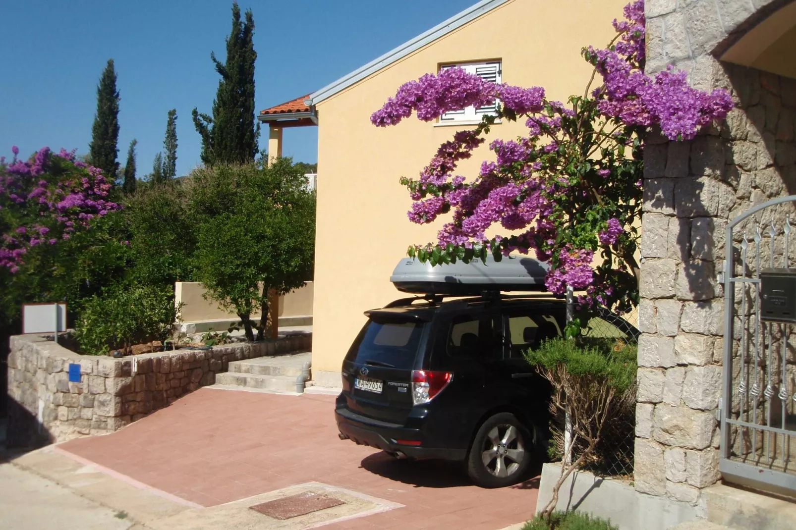 Apartment Luna - One Bedroom Apartment with Terrace and Sea View (Molunat)-Parking