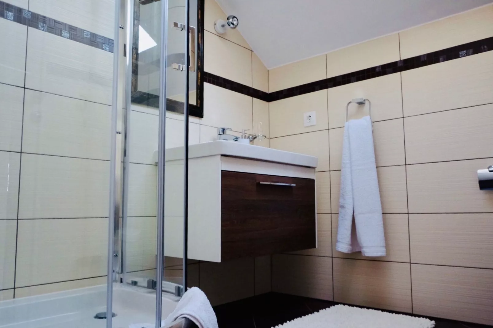Villa Tonika -Two Bedroom Apartment with Terrace ( A2 )-Salle de bain