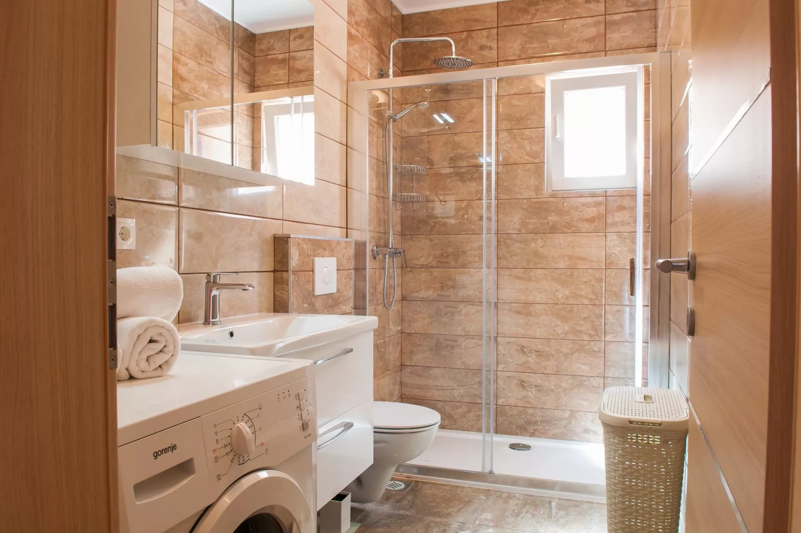 Apartments Anita-Luxury Three Bedroom Apartment with Terrace-Salle de bain