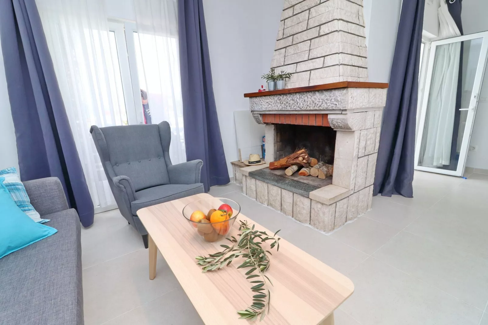 Holiday Home Rosemary-Three Bedroom Holiday Home with Terrace and Partial Sea View-Salon