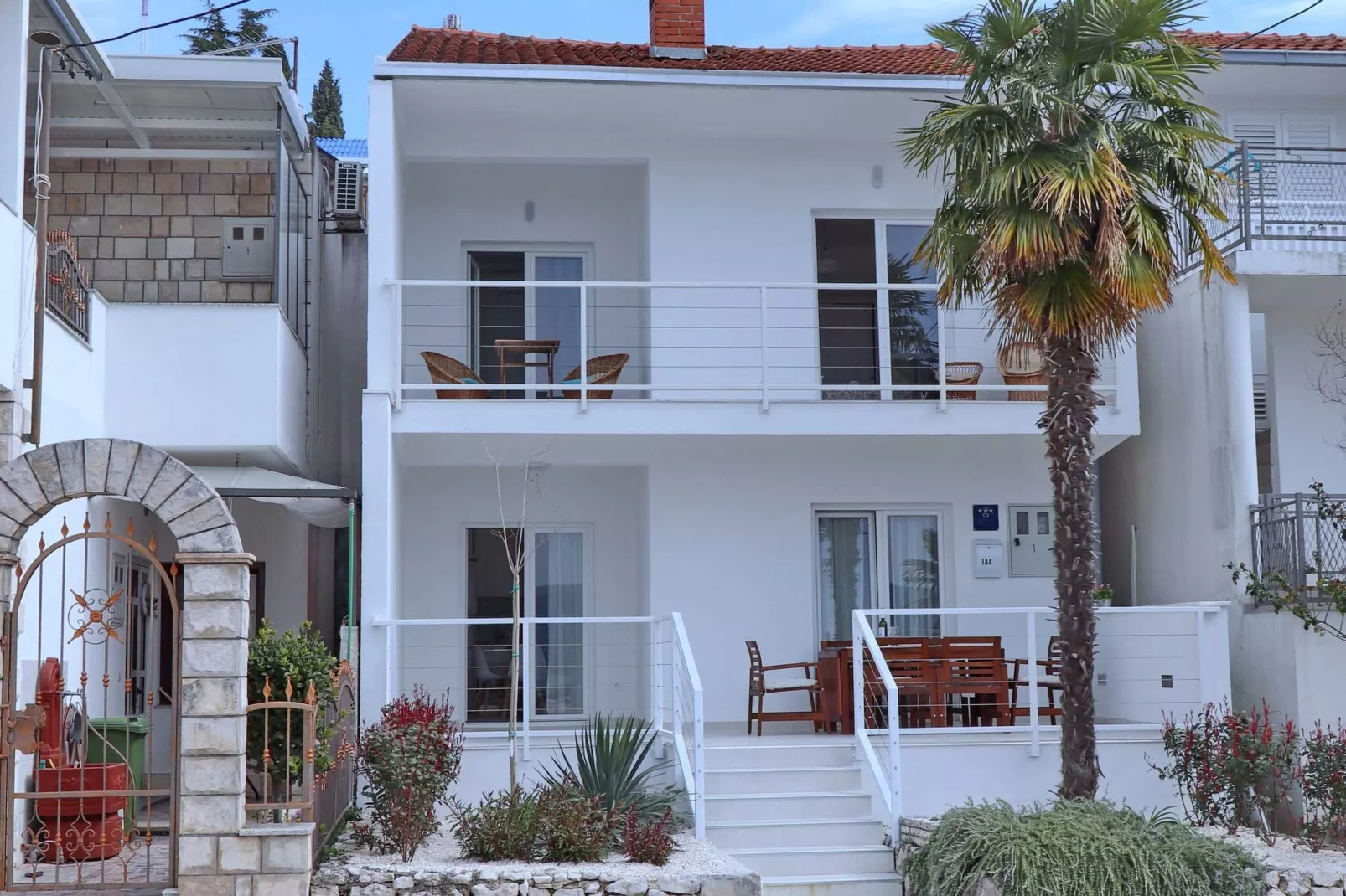 Holiday Home Rosemary-Three Bedroom Holiday Home with Terrace and Partial Sea View-Extérieur