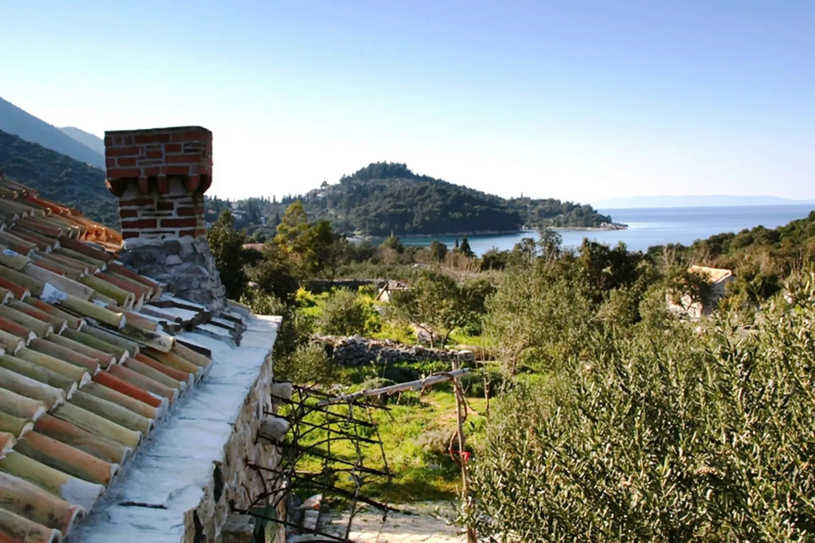 Lavender Cottage-Two Bedroom  Holiday Cottage  with Terrace-Vue