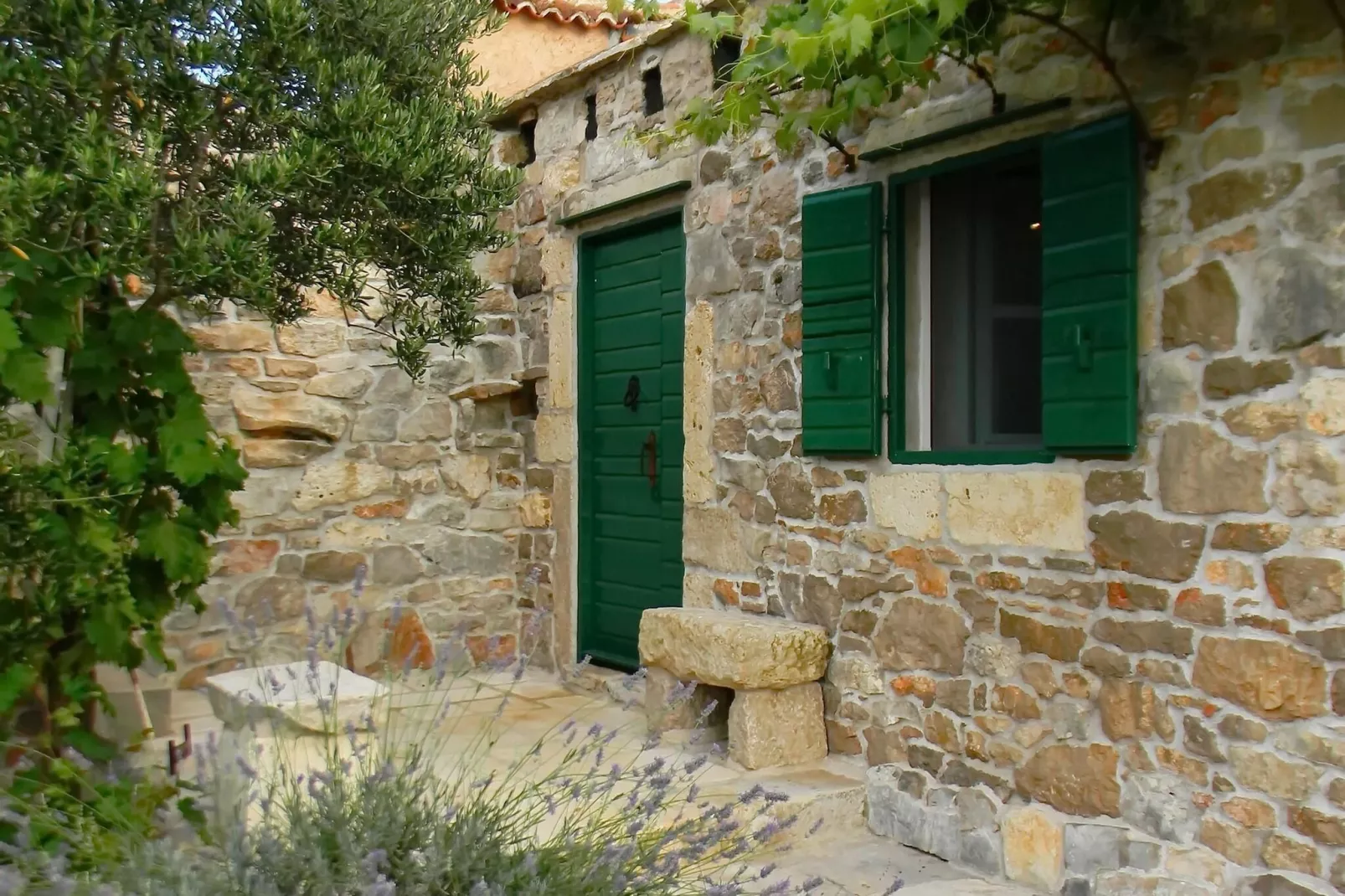 Lavender Cottage-Two Bedroom  Holiday Cottage  with Terrace-Extérieur