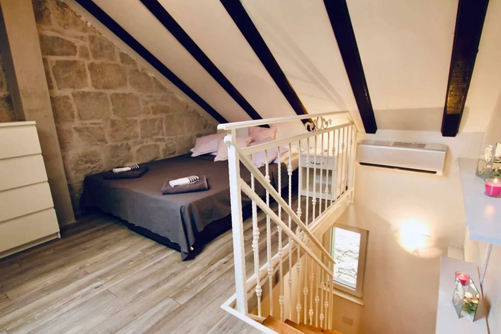 Dalmatian White Shell Apartment- Two Bedroom Apartment-Bedroom
