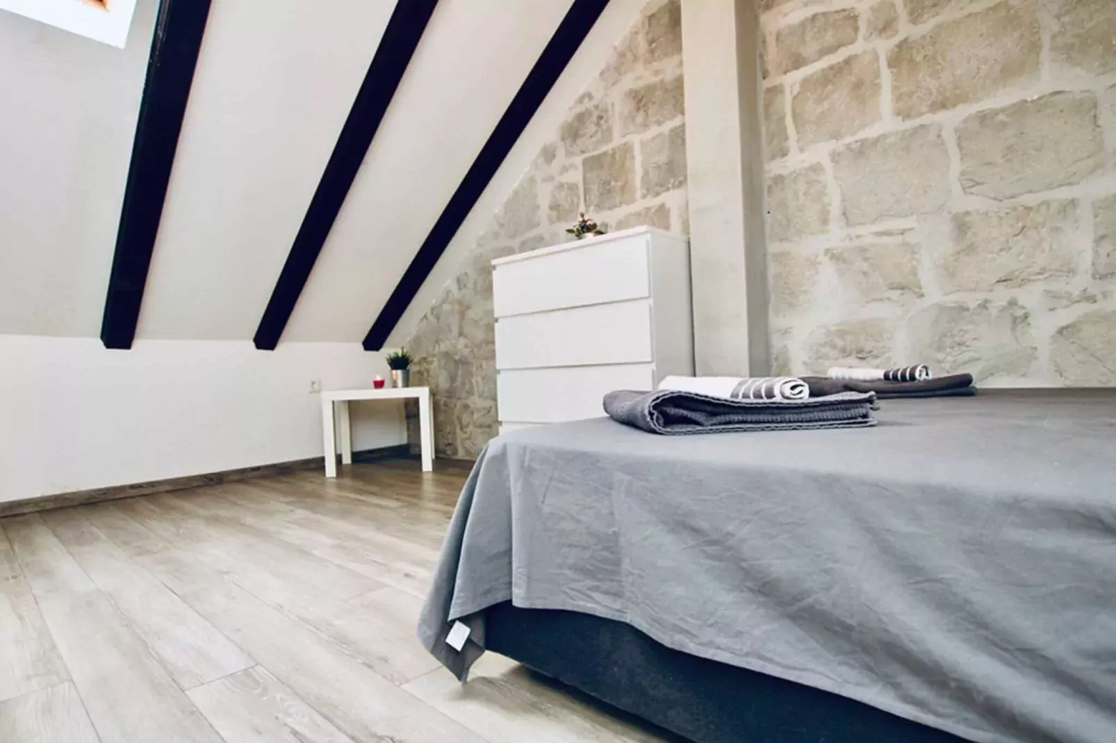 Dalmatian White Shell Apartment- Two Bedroom Apartment-Bedroom