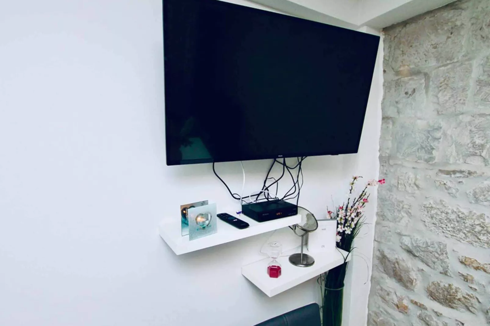 Dalmatian White Shell Apartment- Two Bedroom Apartment-Indoor