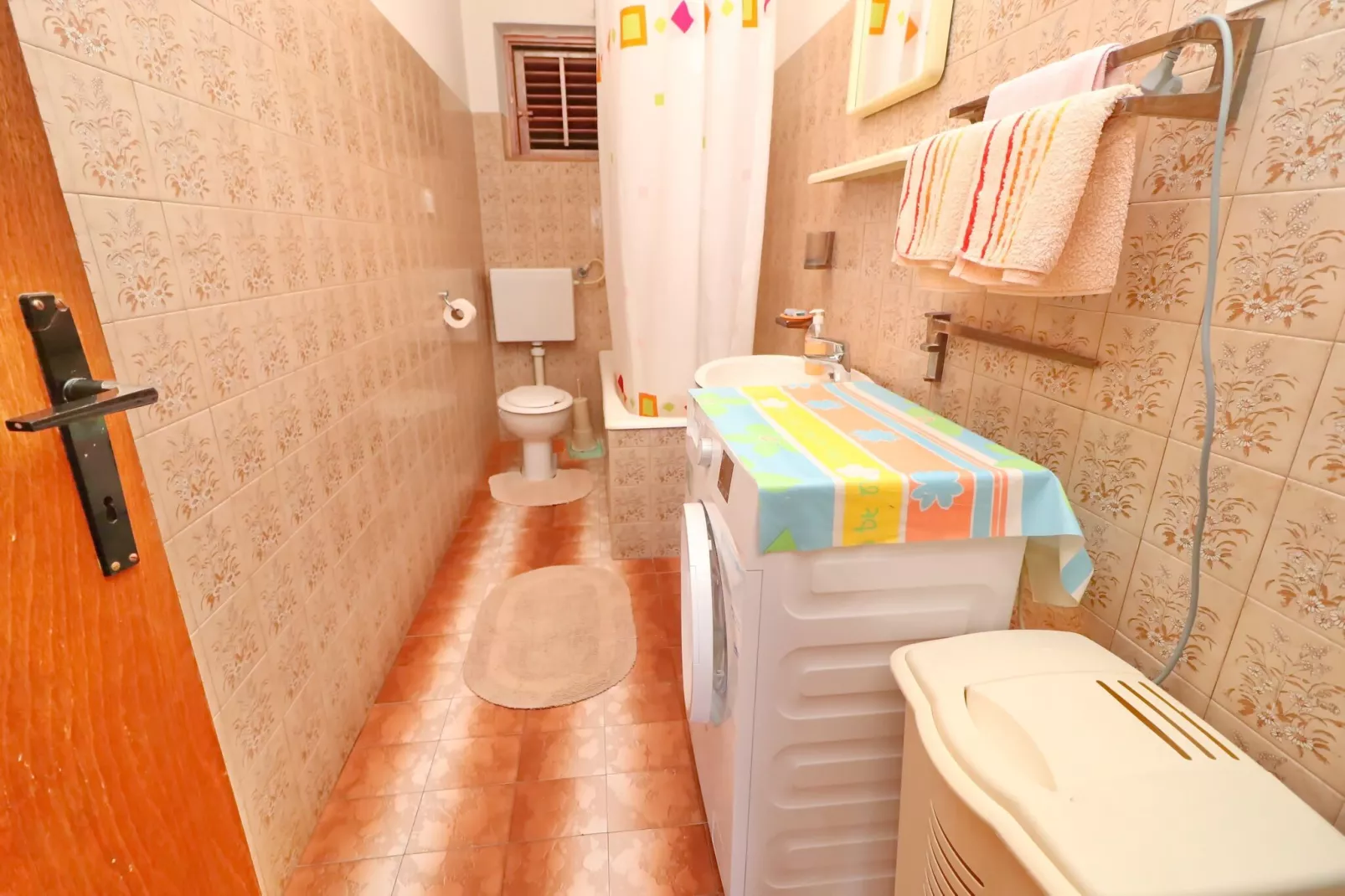 Apartments Peselj-Three Bedroom Apartment with Terrace and Sea View-Bathroom