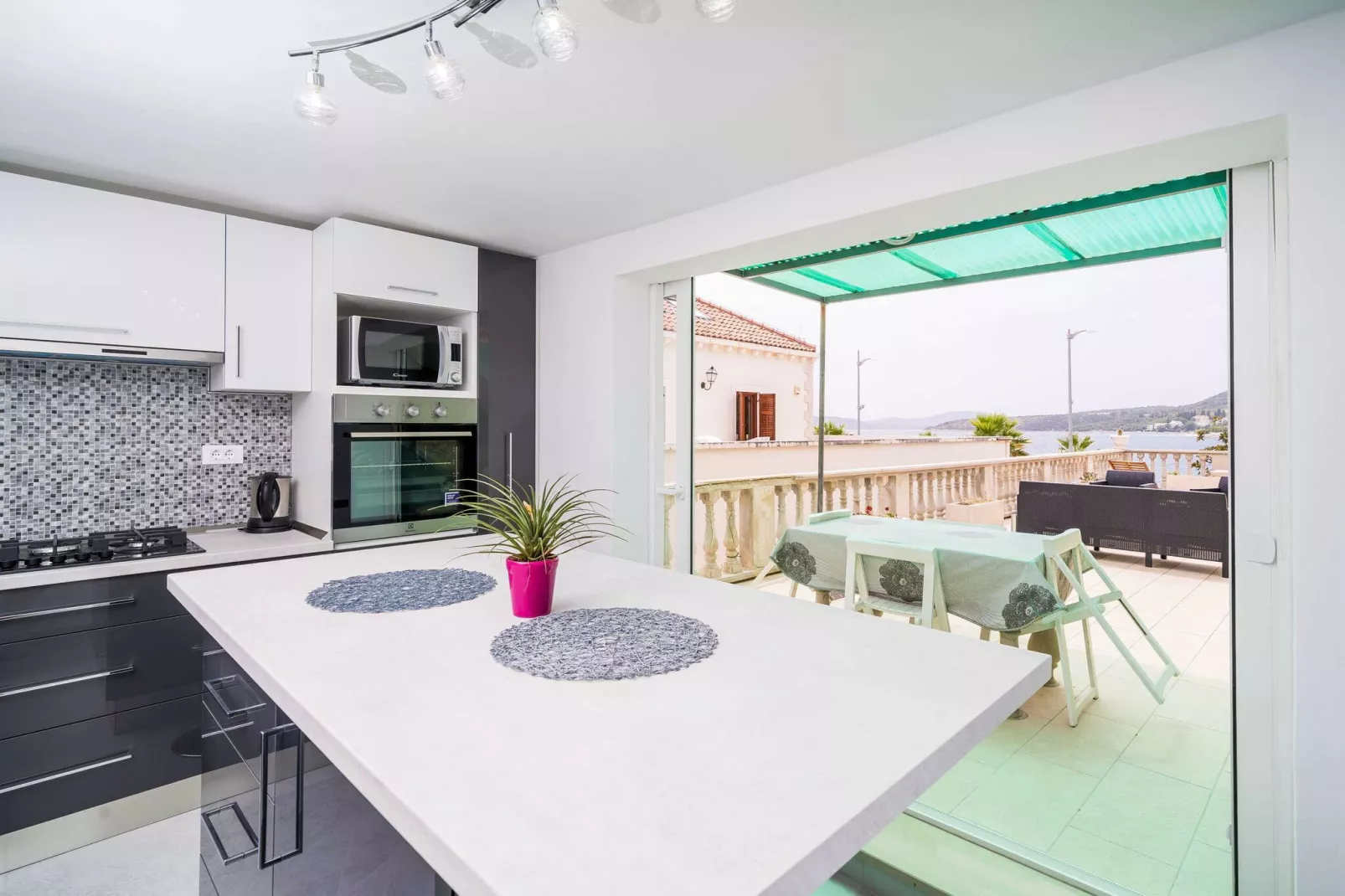 Villa Ro-Ma - Three Bedroom Villa with Terrace and Sea View-Cuisine