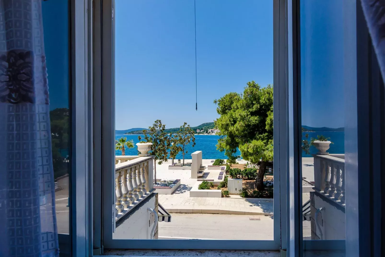 Villa Ro-Ma - Three Bedroom Villa with Terrace and Sea View-Vue