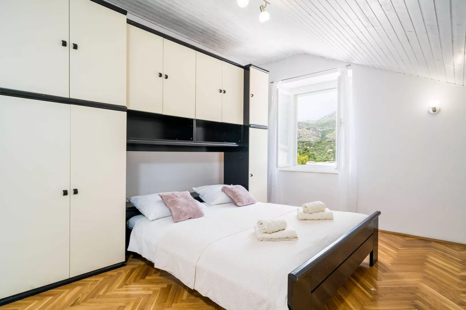 Villa Ro-Ma - Three Bedroom Villa with Terrace and Sea View-Chambre