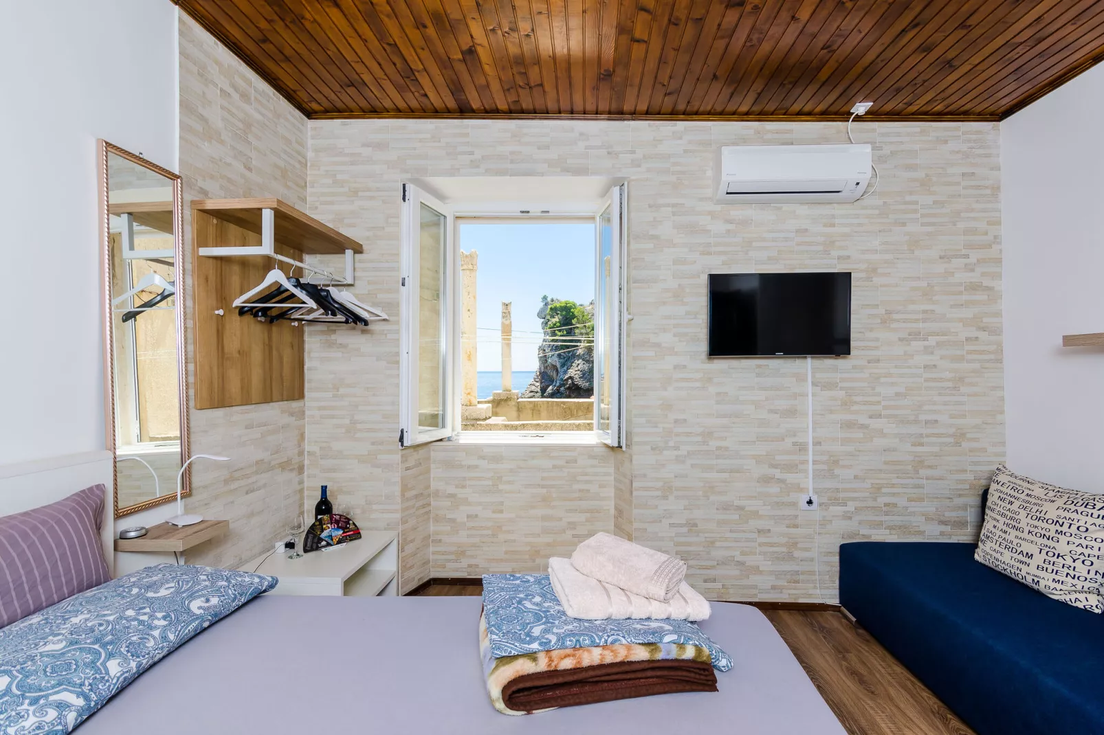 Rooms City Central Old Town - Triple Rom with Sea View-Schlafzimmer