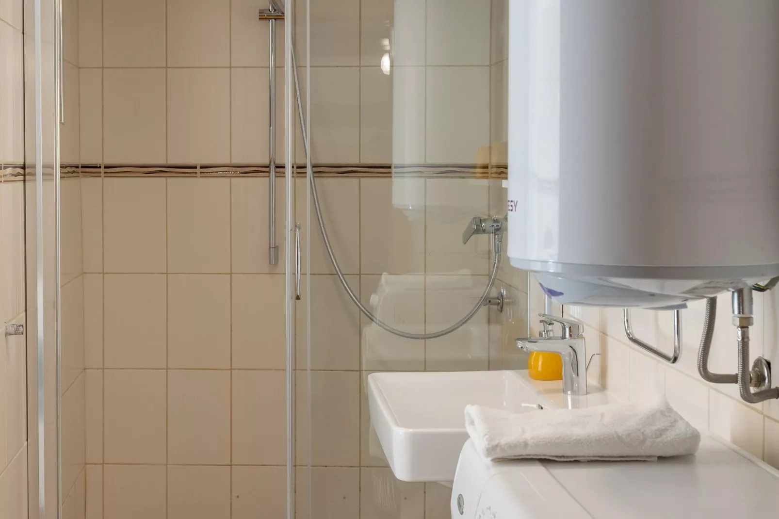 Old Town Charming Nest - One Bedroom Apartment-Bathroom