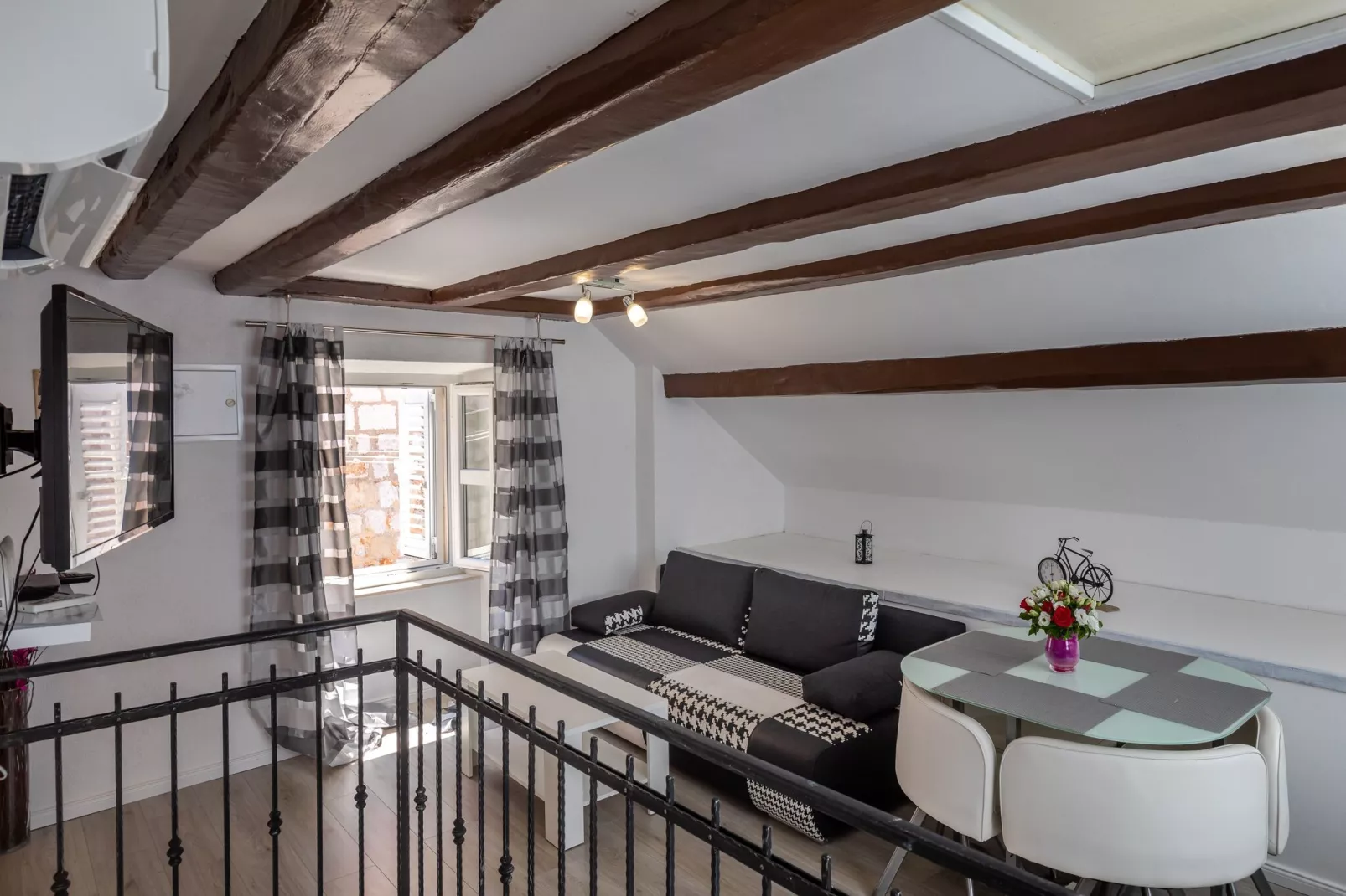 Old Town Charming Nest - One Bedroom Apartment-Indoor