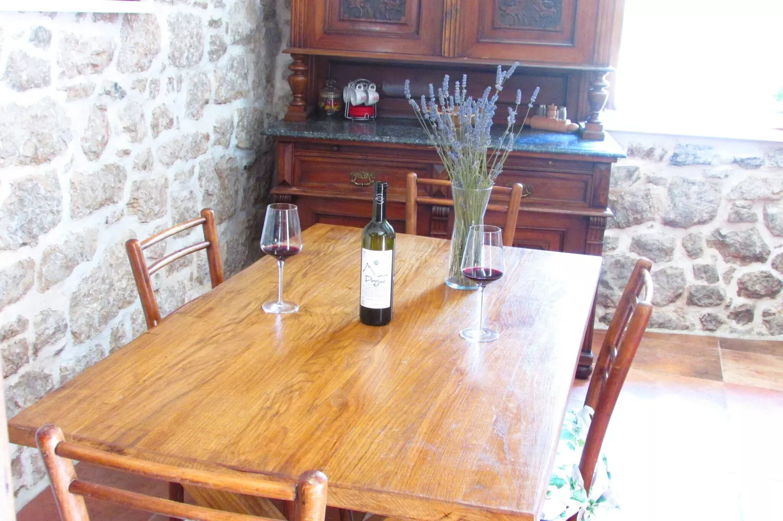 Holiday Home Stari Zoganj - Two Bedroom Holiday Home with Terrace and Swimming Pool-Salle à manger