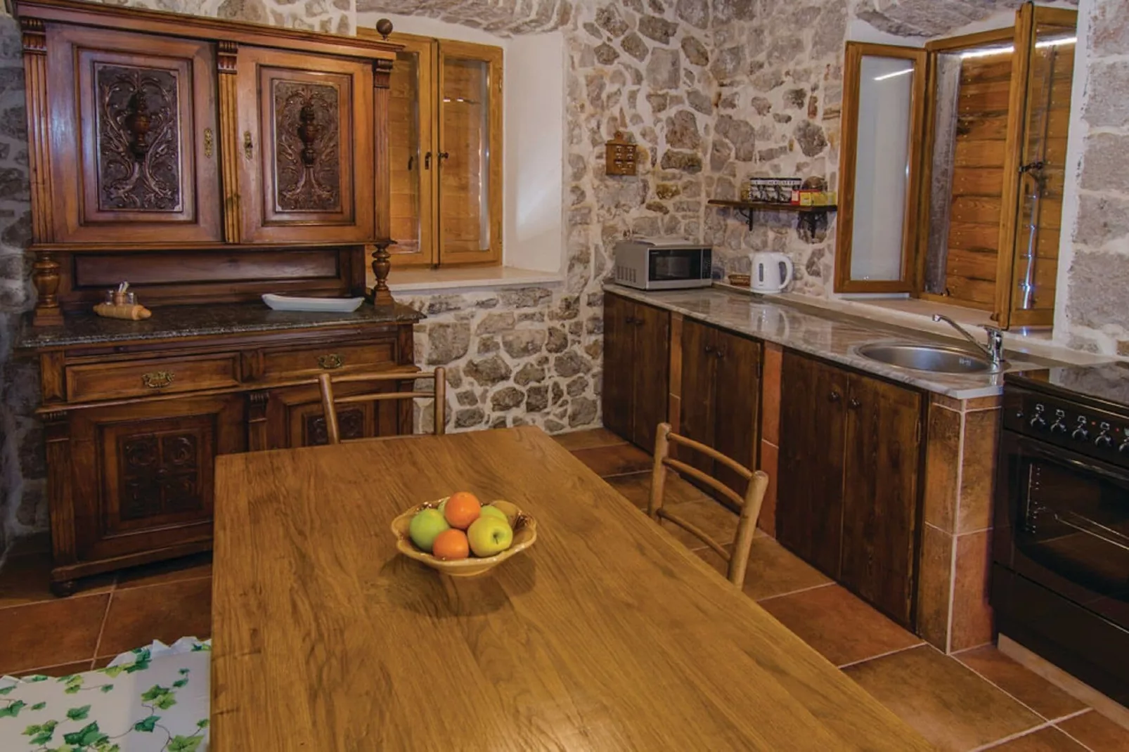 Holiday Home Stari Zoganj - Two Bedroom Holiday Home with Terrace and Swimming Pool-Cuisine