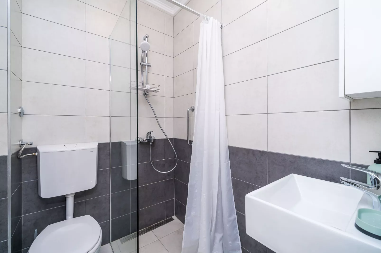 Villa Marija-Studio Apartment with Terrace-5-Badezimmer