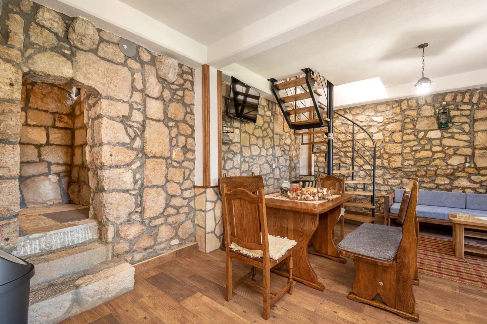 Villa Lazini Dvori - Two Bedroom Stone House Villa with Private Pool-Dining room