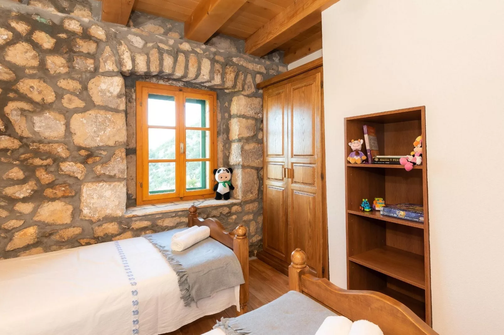 Villa Lazini Dvori - Two Bedroom Stone House Villa with Private Pool-Bedroom