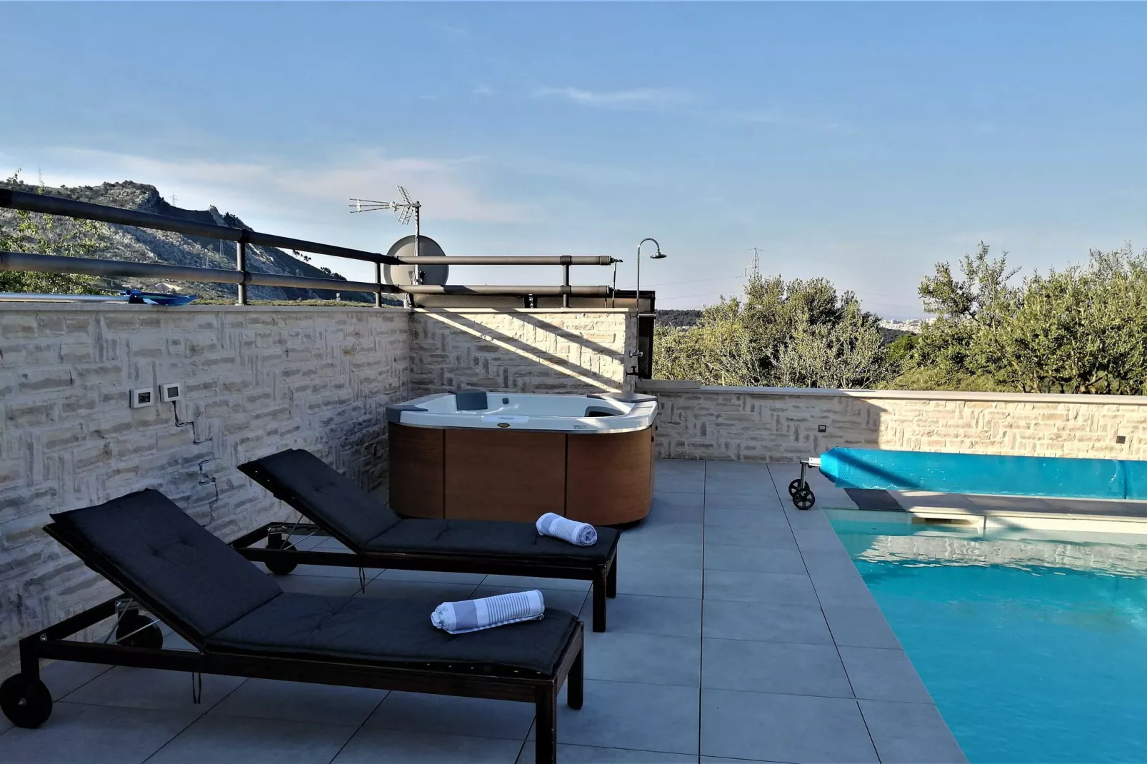 Villa Manda Korina - Three-Bedroom Villa with Private Pool-Terrasse