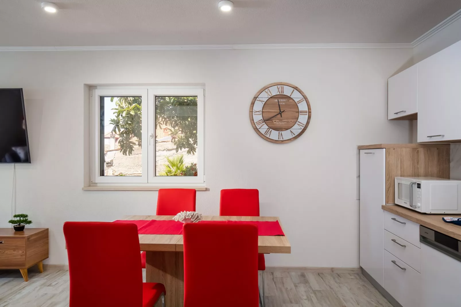 Apartment Pod Nespolom - One Bedroom Apartment with Terrace-Dining room