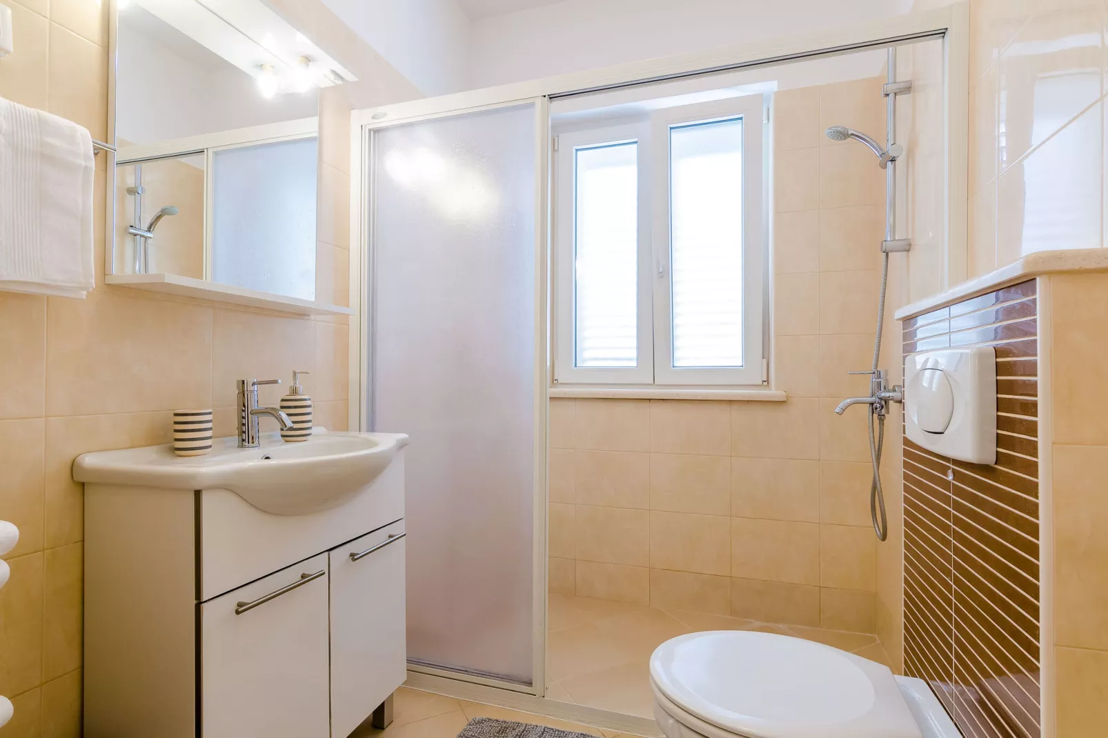 Private Garden Apartment Dubrovnik - Two-Bedroom Apartment with Garden and Terrace-Bathroom