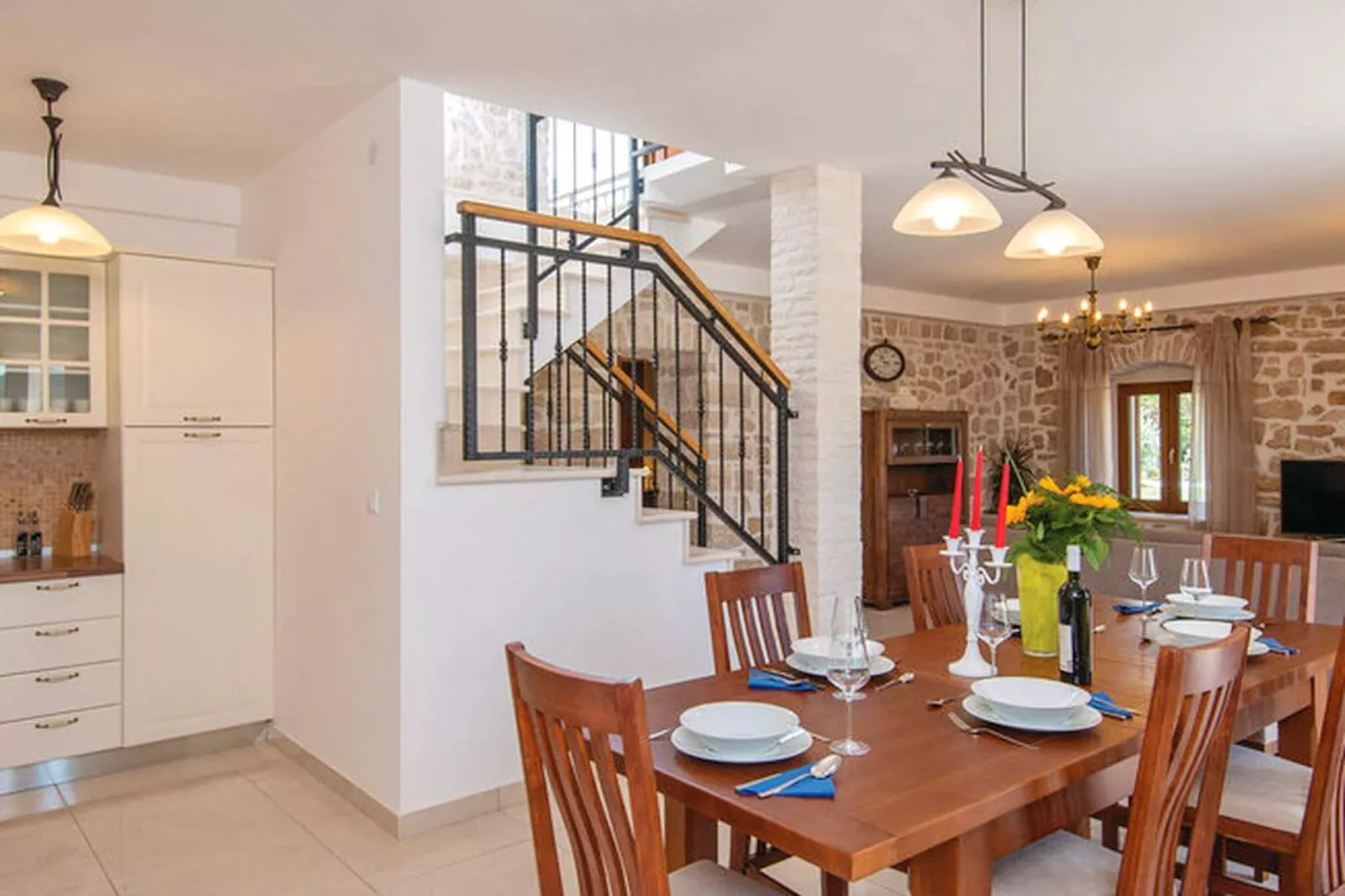 Holiday Home Lovište-Three Bedroom Holiday Home with Pool and  Sea View-Dining room