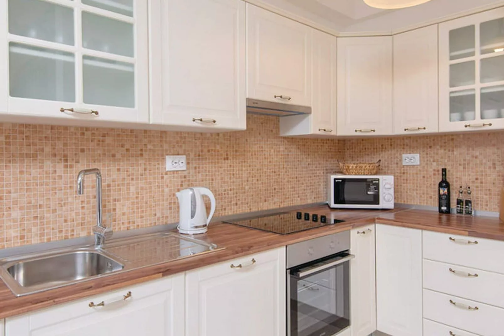 Holiday Home Lovište-Three Bedroom Holiday Home with Pool and  Sea View-Kitchen
