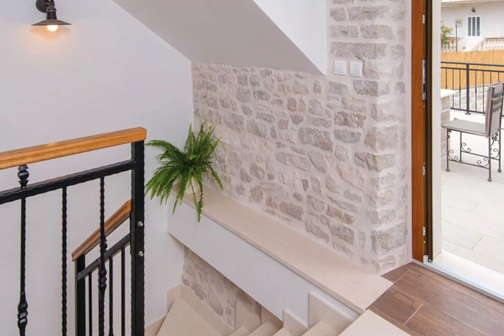 Holiday Home Lovište-Three Bedroom Holiday Home with Pool and  Sea View-Indoor