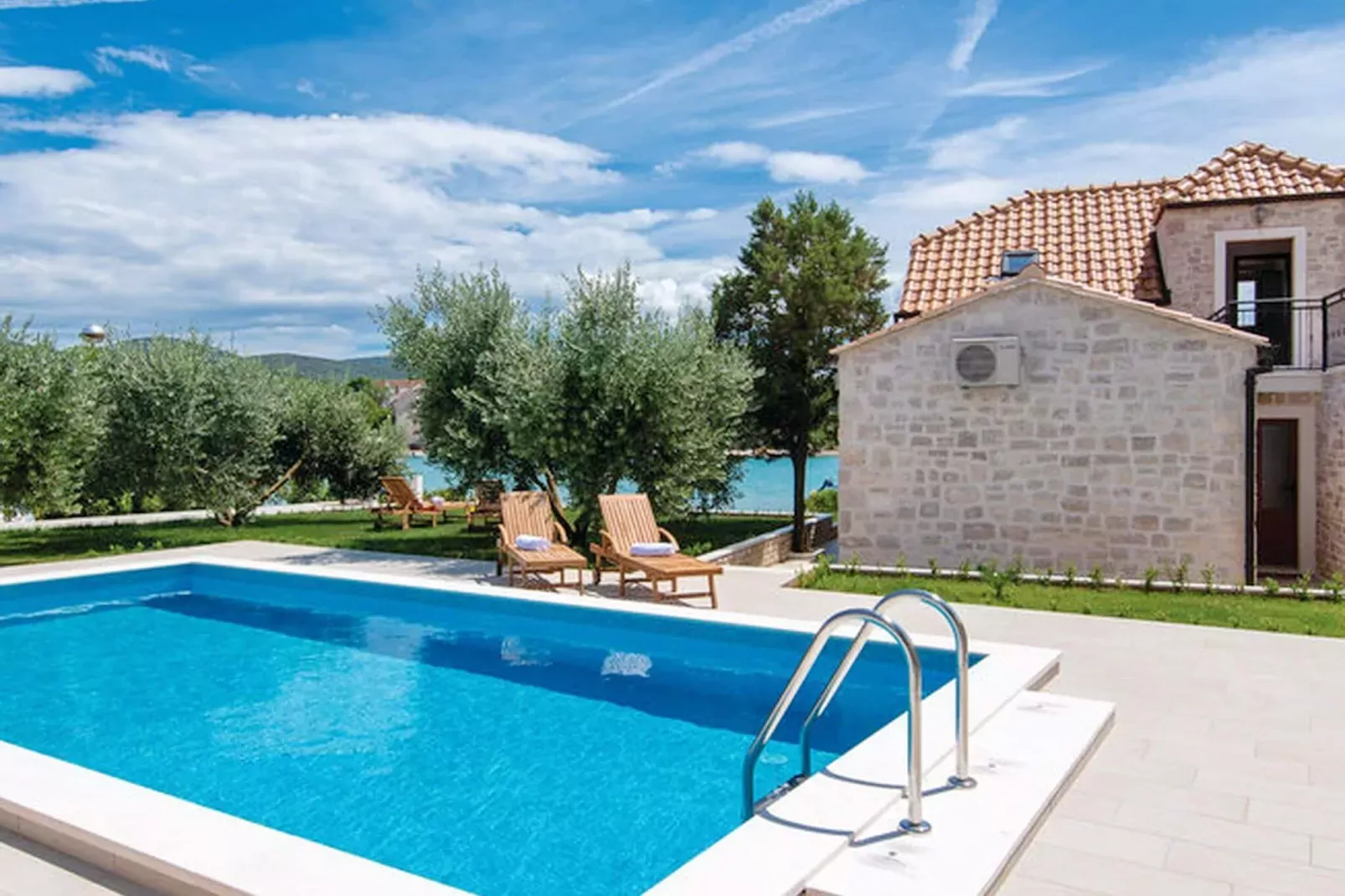 Holiday Home Lovište-Three Bedroom Holiday Home with Pool and  Sea View-Pool