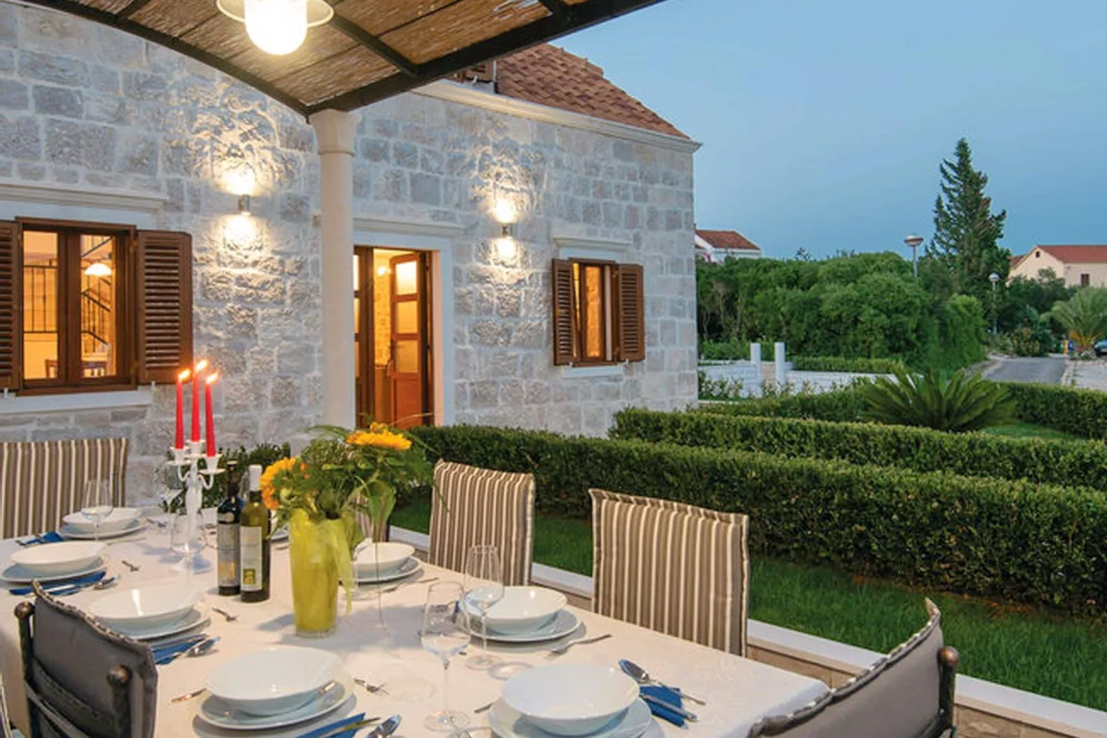 Holiday Home Lovište-Three Bedroom Holiday Home with Pool and  Sea View-Terrace