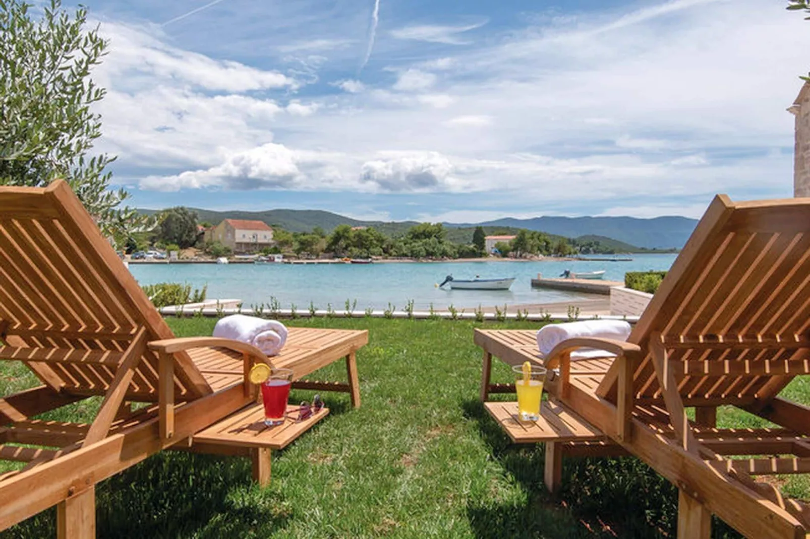 Holiday Home Lovište-Three Bedroom Holiday Home with Pool and  Sea View-Terrace