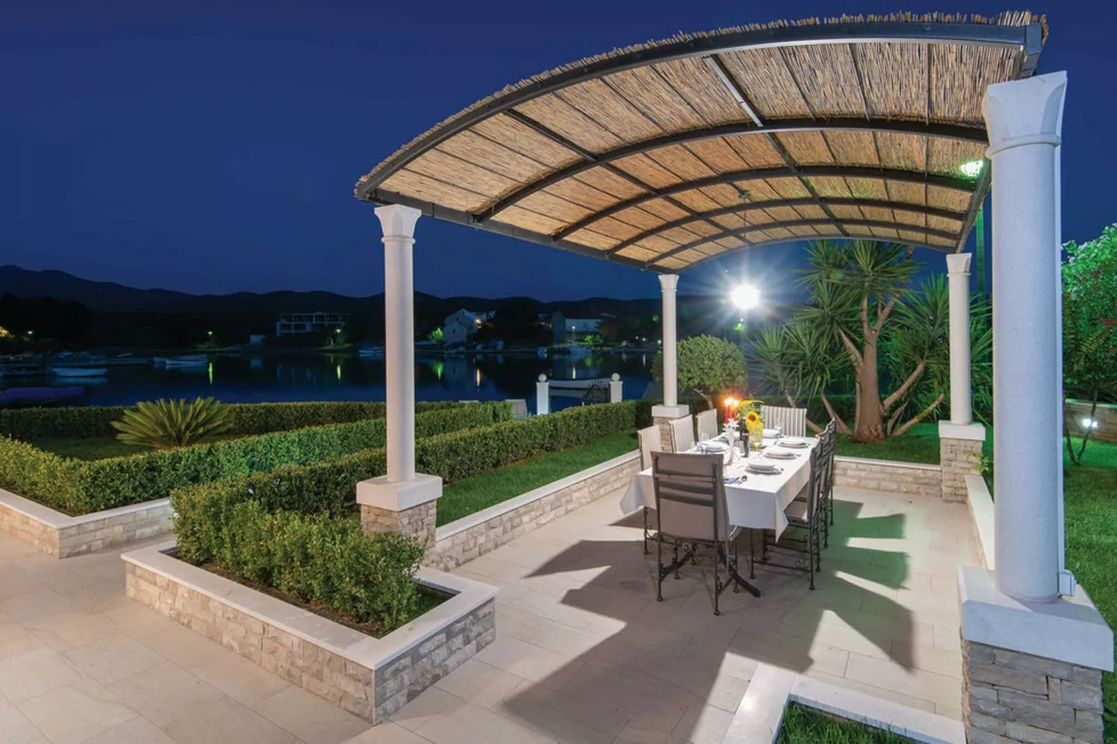 Holiday Home Lovište-Three Bedroom Holiday Home with Pool and  Sea View-Terrace