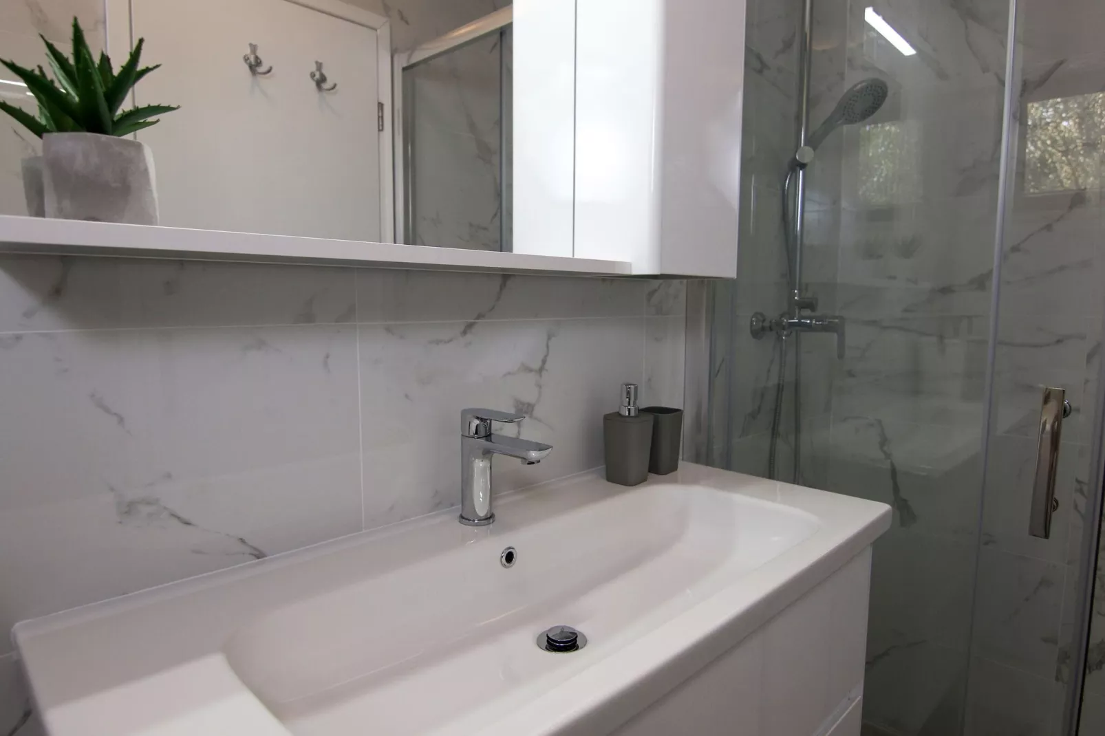 Stone Villa Olea-Three Bedroom Villa with Pool-Bathroom