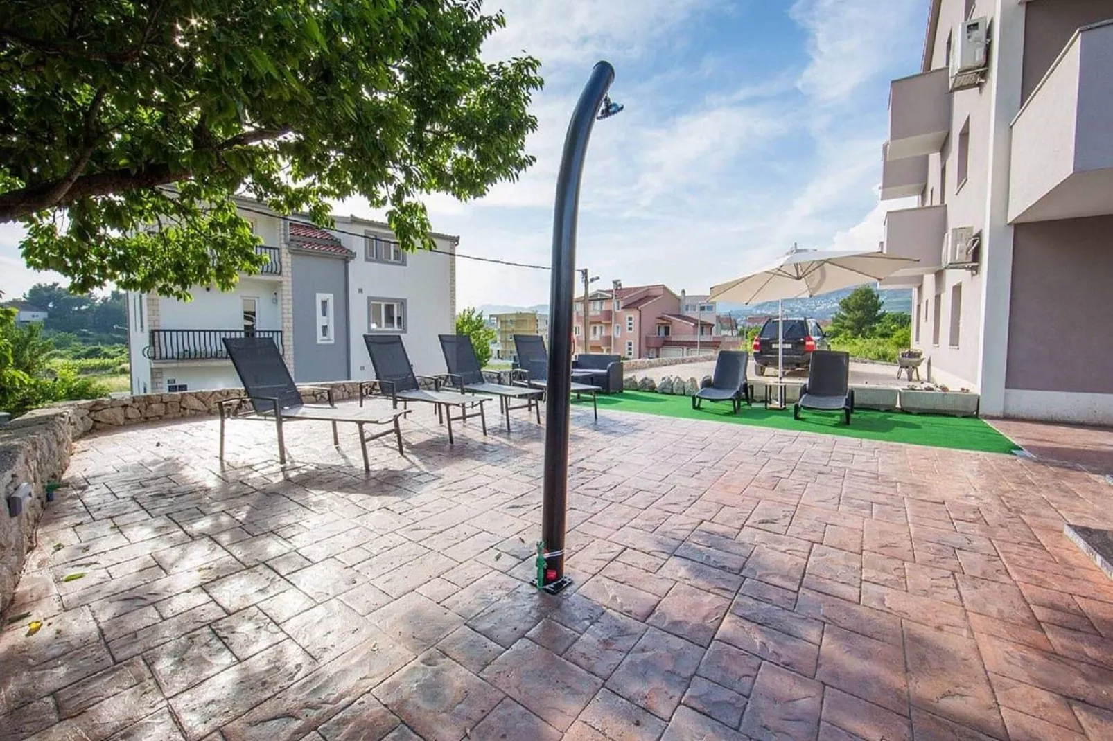 Holiday Home J&D No.3-Six Bedroom House  with Pool-Extérieur