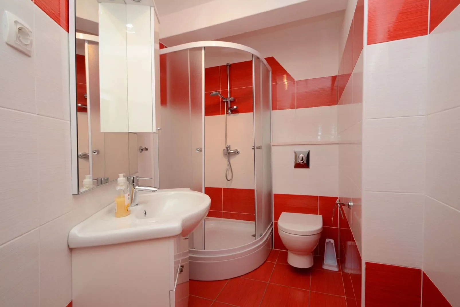 Apartments Korčula - Two Bedroom Apartment with Terrace and Sea View (Coral)-Badezimmer