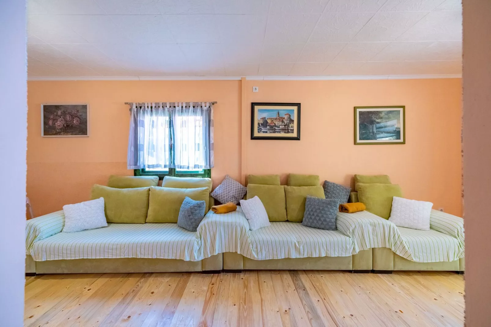 Holiday Home Melanie - Five bedroom house-Salon