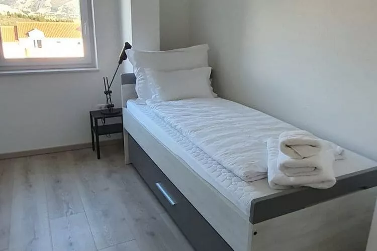 Apartments Villa Salona Sky - Premium Two Bedroom Apartment with Balcony (3)-Schlafzimmer