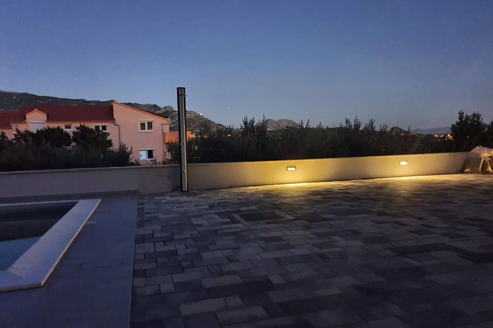 Apartments Villa Salona Sky - Premium Two Bedroom Apartment with Balcony (3)-Terrasse